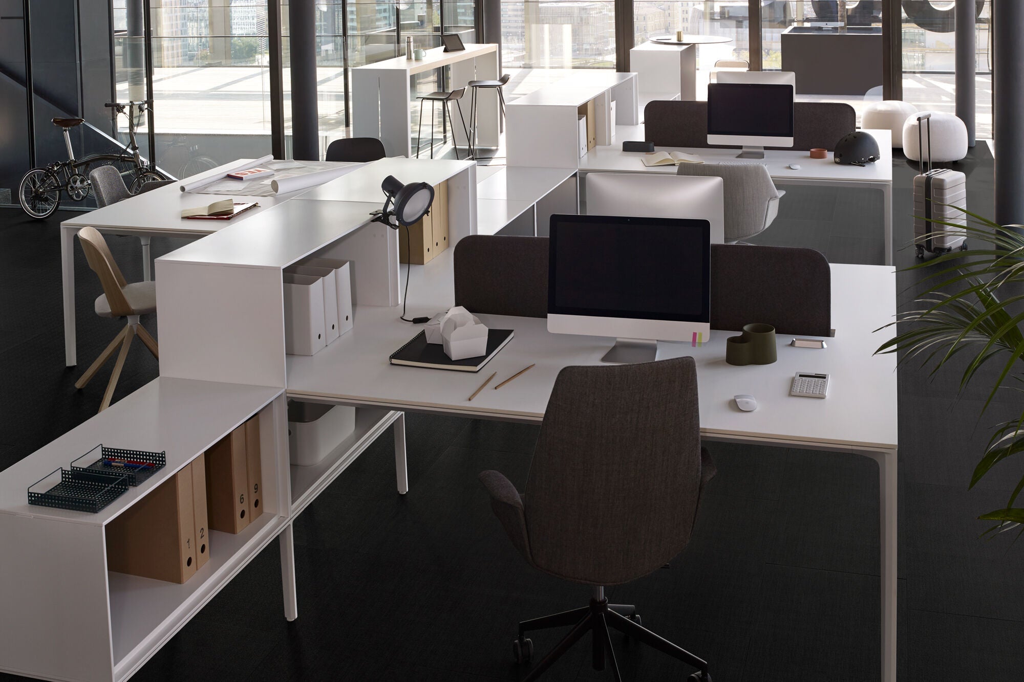 Luxury office Modular Desk and Shelves