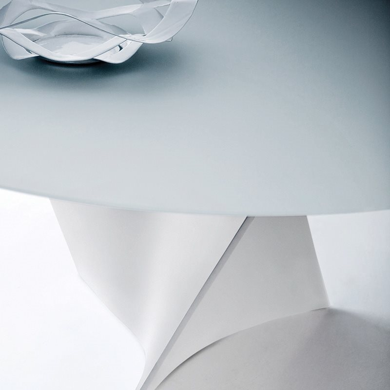 closeup view of Elica Table by Zanotta